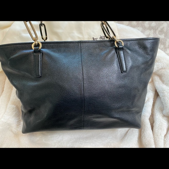 Coach - Picture 3 of 9